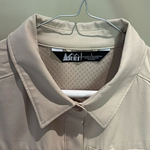 REI Khaki Ladies Hiking Shirt L - Picture 3 of 13